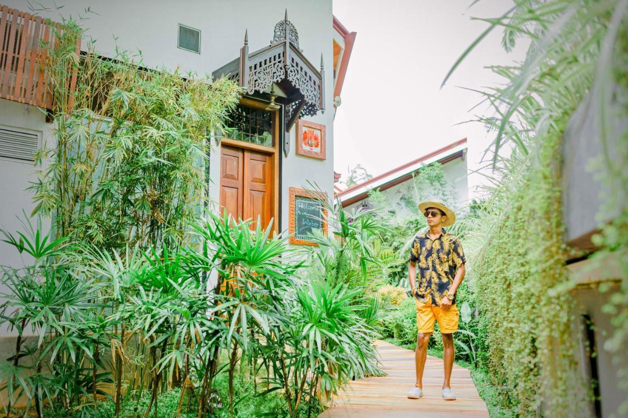 Waterland Hotel Negombo Buitenkant foto