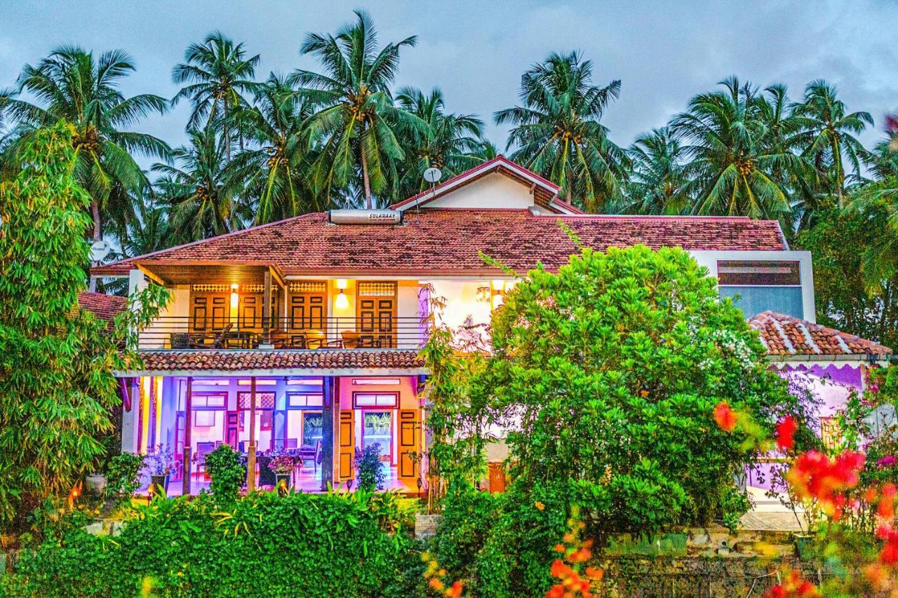 Waterland Hotel Negombo Buitenkant foto