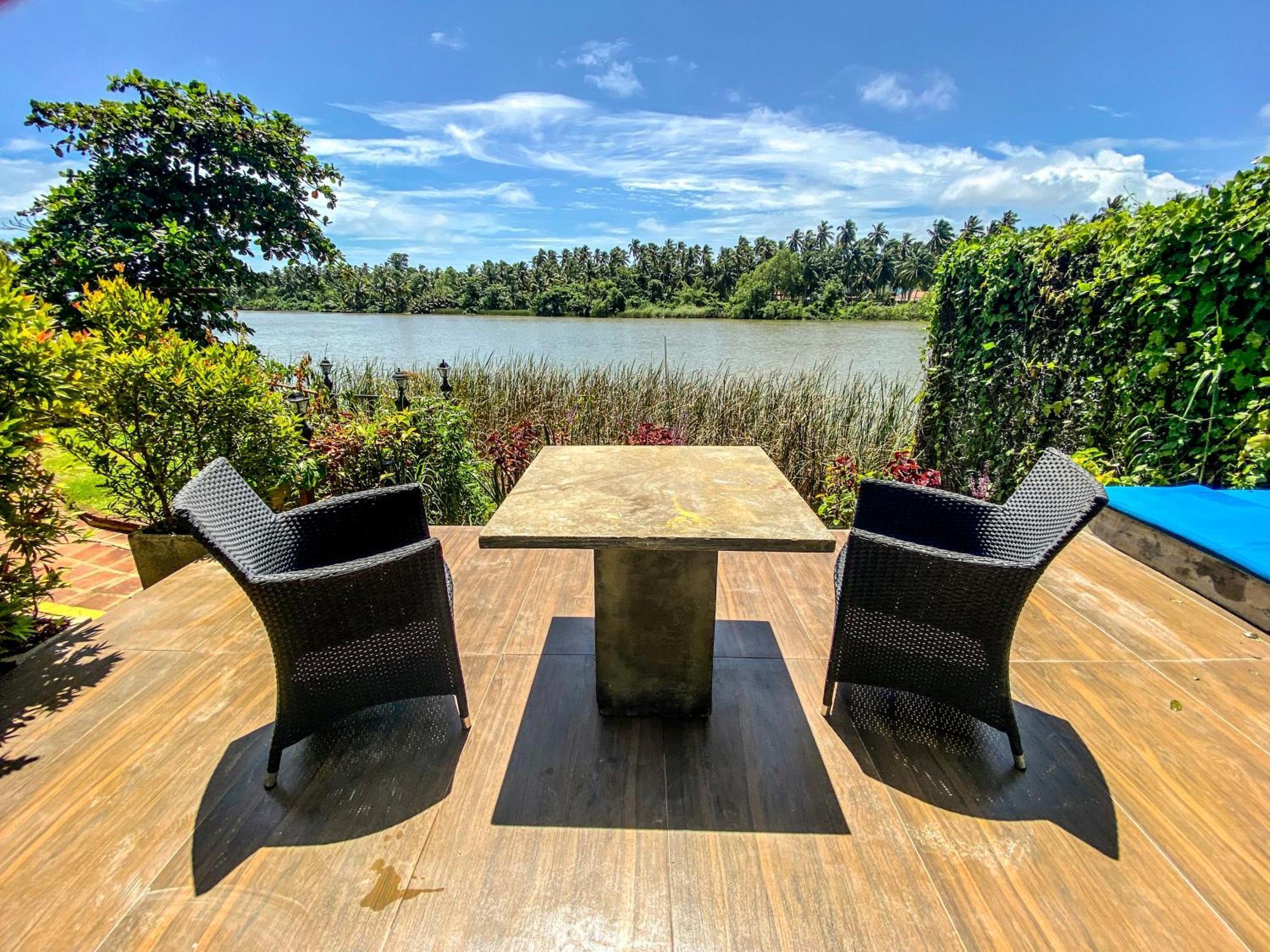Waterland Hotel Negombo Buitenkant foto