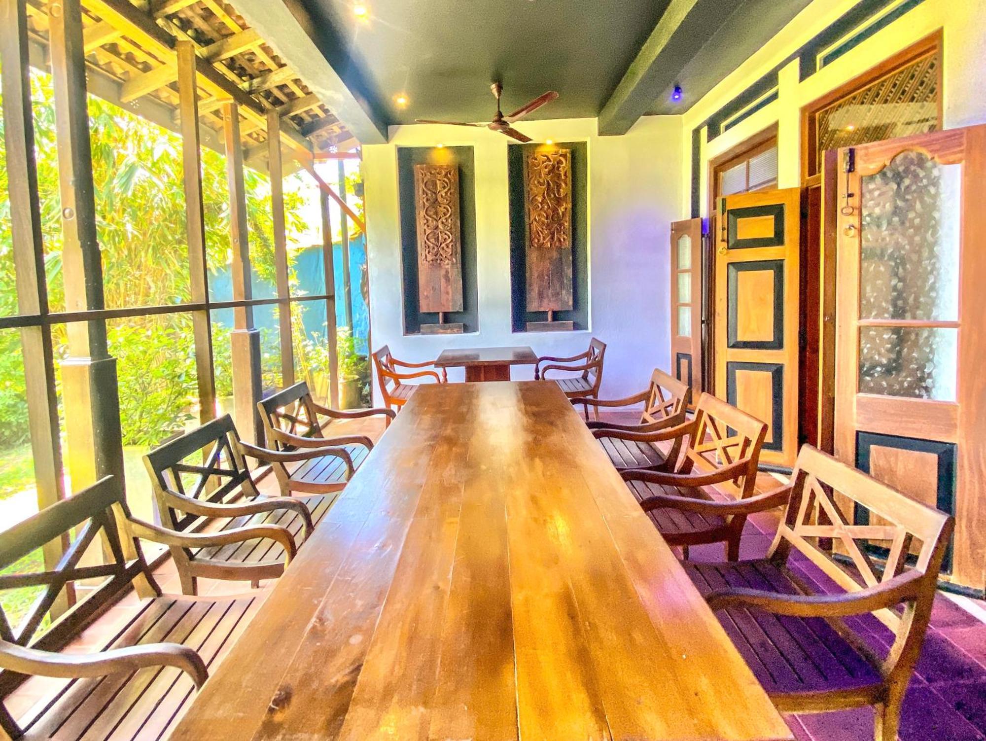 Waterland Hotel Negombo Buitenkant foto