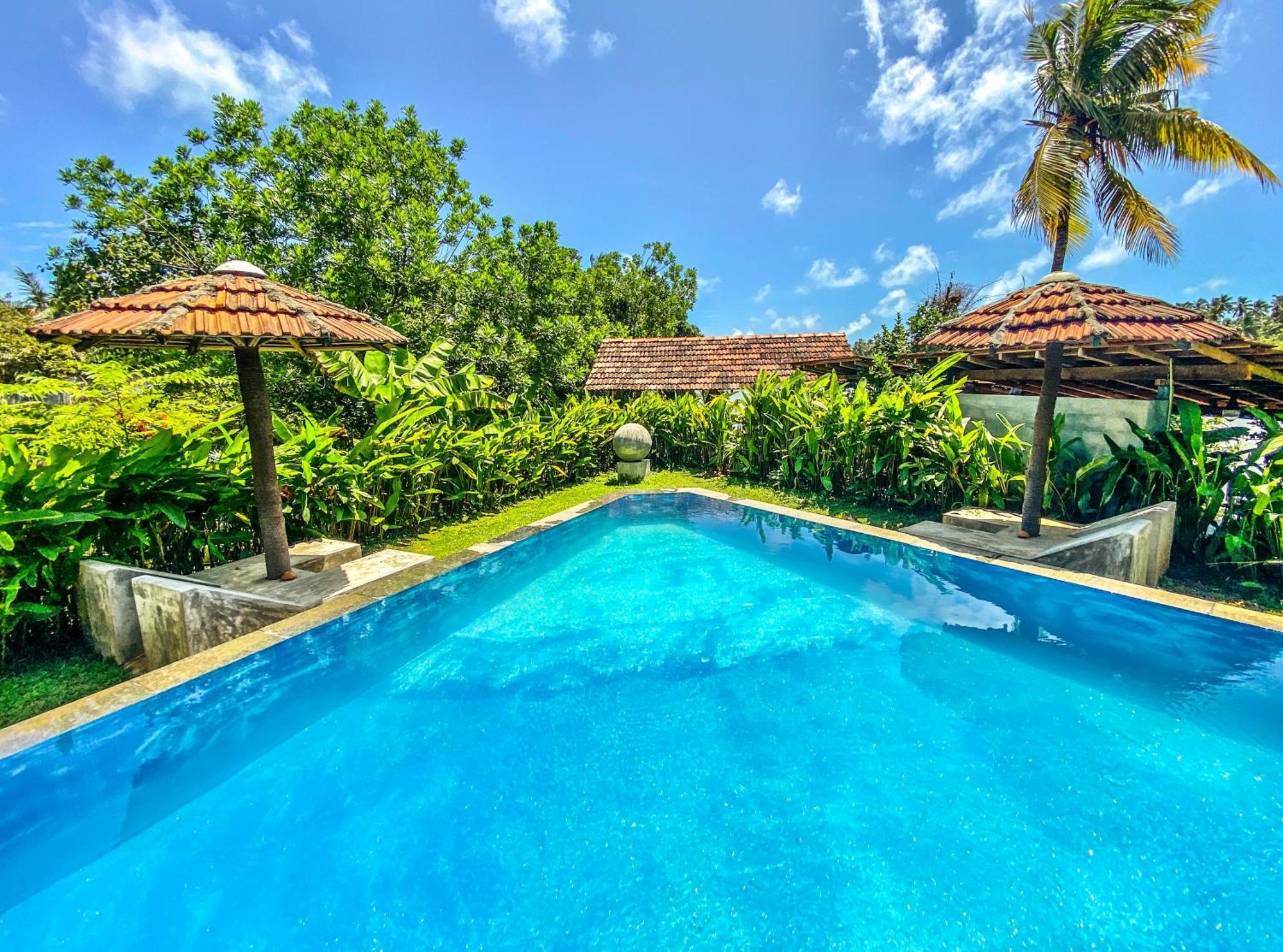 Waterland Hotel Negombo Buitenkant foto