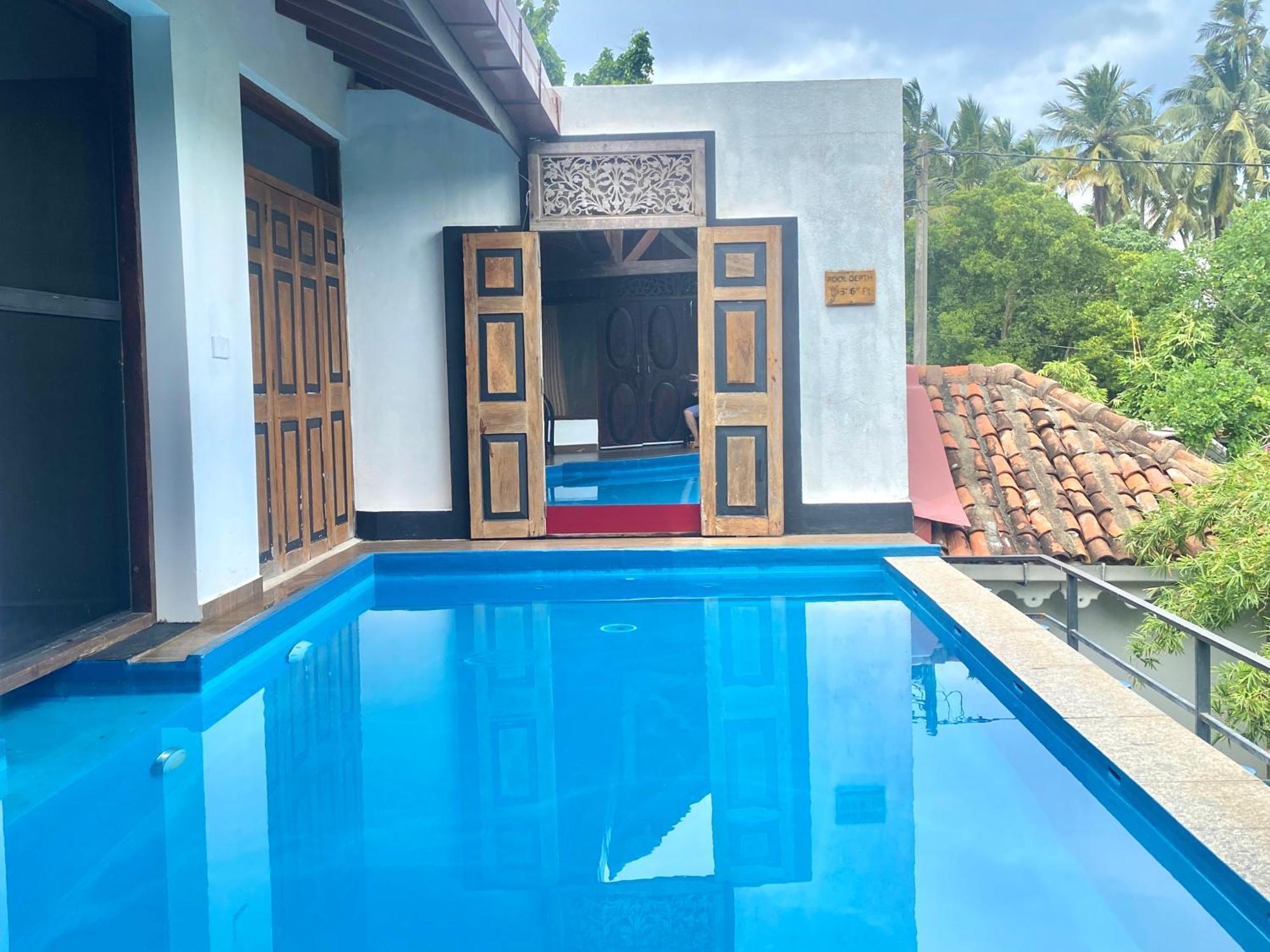 Waterland Hotel Negombo Buitenkant foto