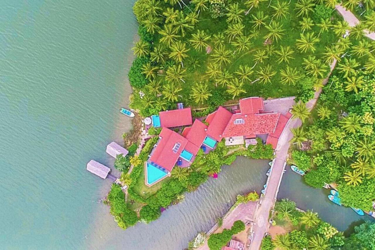 Waterland Hotel Negombo Buitenkant foto